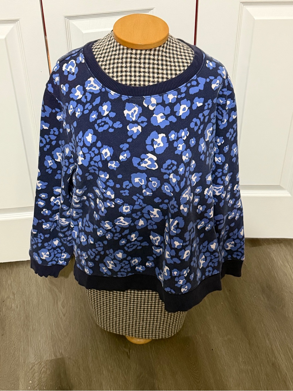 Talbots Navy and Light Blue Floral Crewneck Sweatshirt